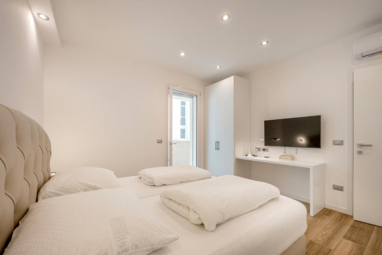 Ferrari Apartments Ponente Каорле Экстерьер фото